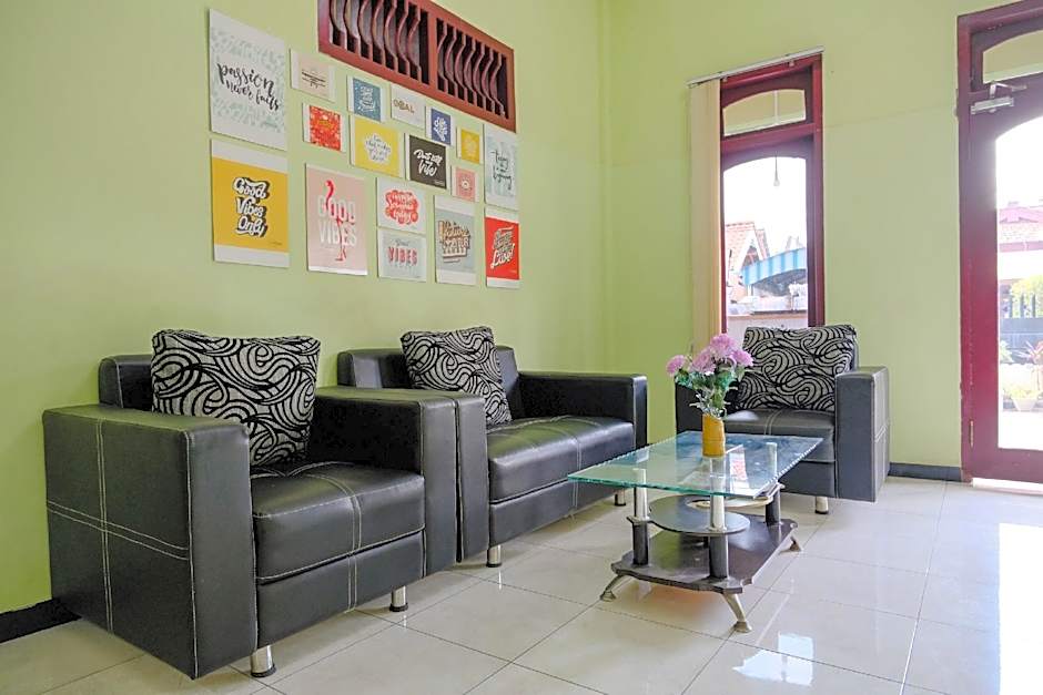 OYO Life 2508 Alba Suites Homestay Syariah