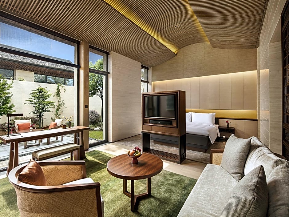 AHN LUH Zhu Jia Jiao