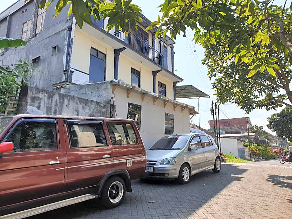 OYO Life 92622 Jatiluhur Kost Syariah