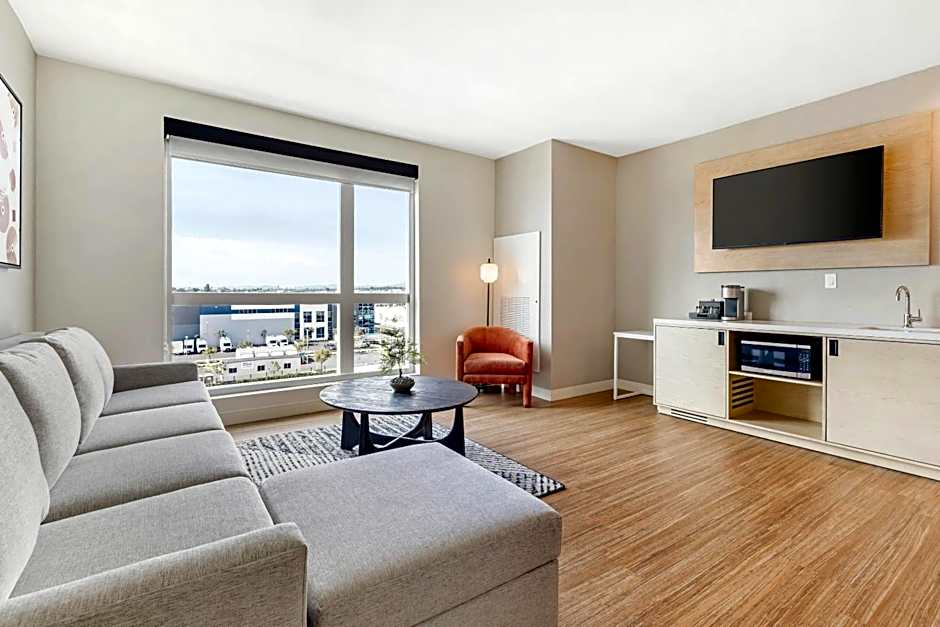 Cambria Hotel Burbank Airport