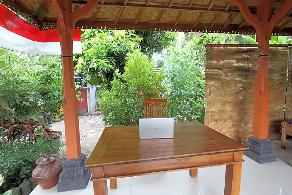 Hotel O Dannis Homestay Near Musholla Al Istiqomah Terawangan