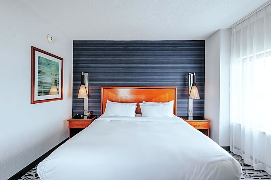 DoubleTree By Hilton Guest Suites & Conf. Center Chicago Downers Grove