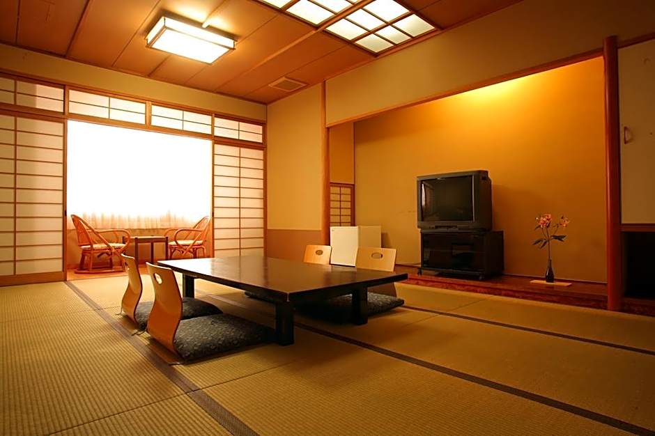 Kumino Hama Minato Yuyu