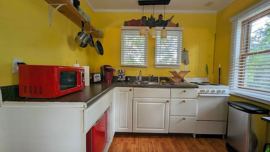 Bon Paul & Sharky's Hostel