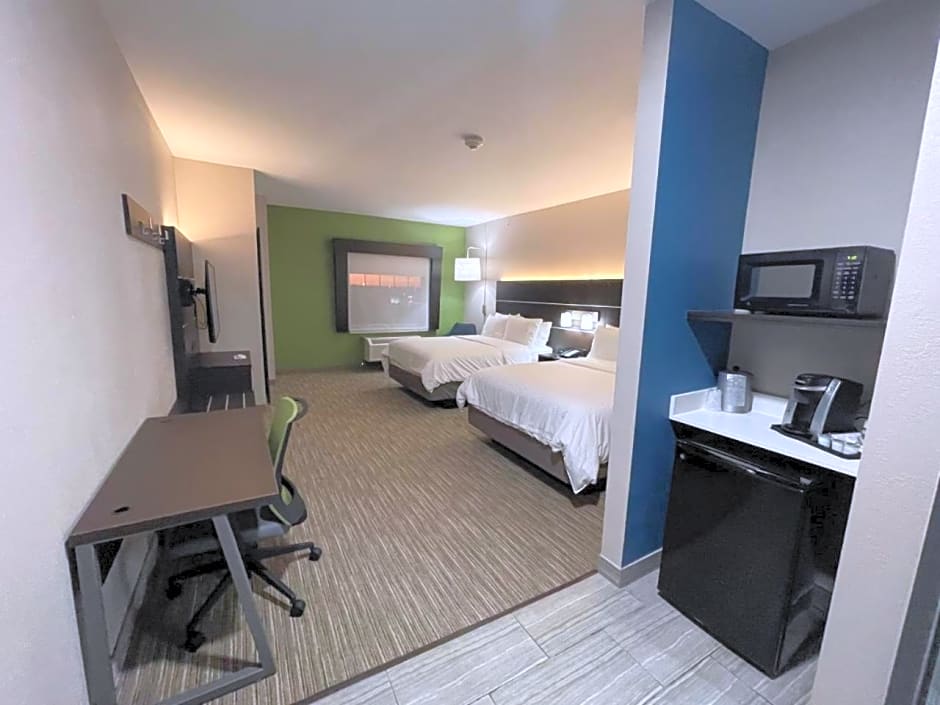 Holiday Inn Express Hotel And Suites Ada