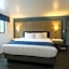 Oyster Bay Inn & Suites