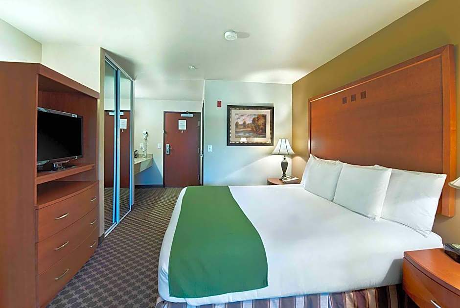 Photo 1 of 4 of Studio 1 King Bed with Sofabed Suite, River View