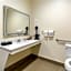 Econo Lodge Inn & Suites