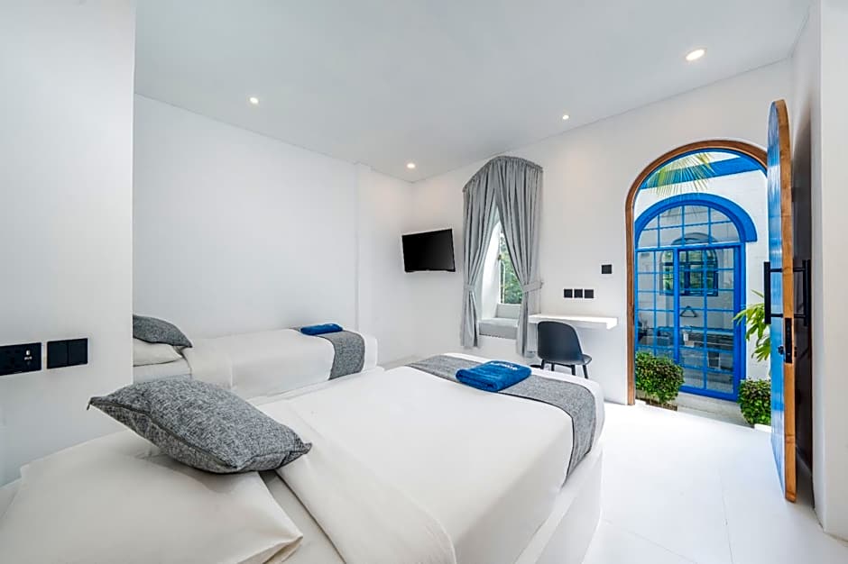 Bombora Surf Camp Hotel