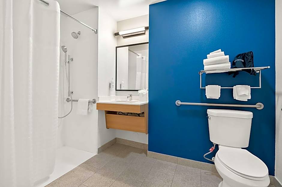 Spark by Hilton Lancaster Dutch Country