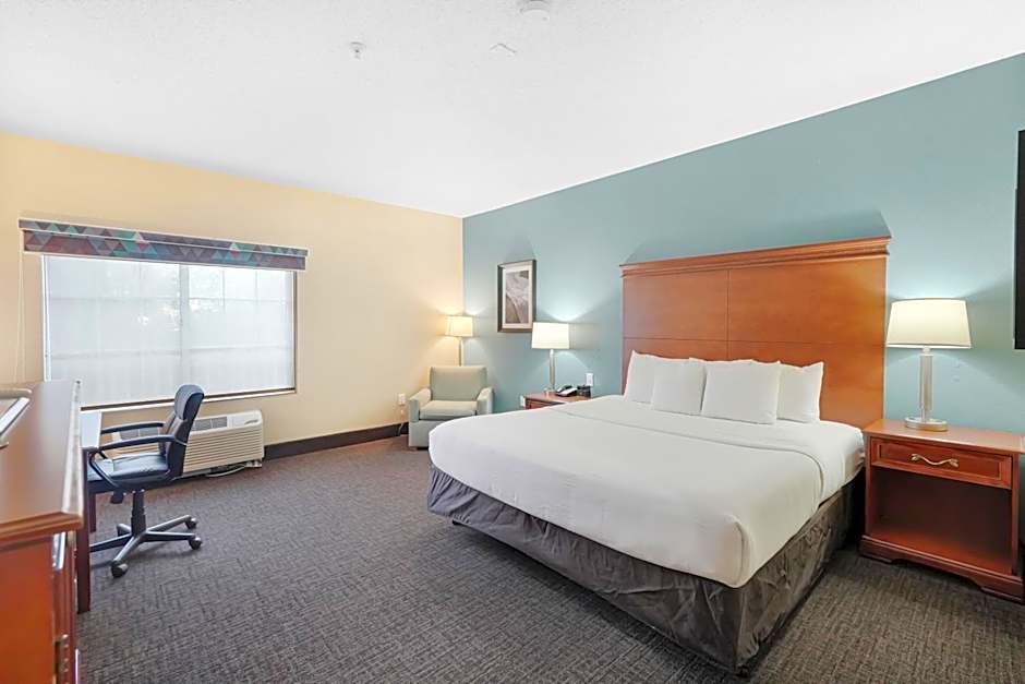 La Quinta Inn & Suites by Wyndham Houston Hobby Airport
