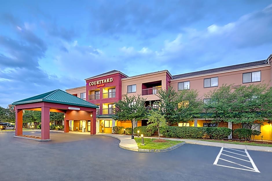 Courtyard by Marriott Manchester-Boston Regional Airport
