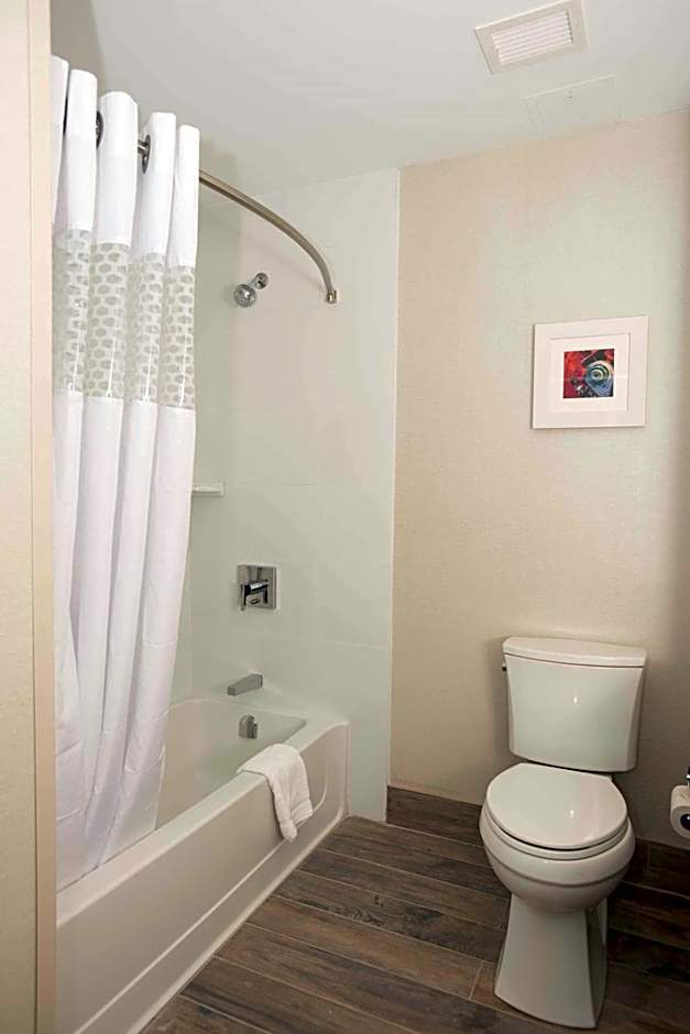 Hampton Inn By Hilton & Suites Thunder Bay, Ontario, Canada