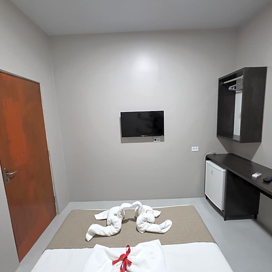 New Center Hotel