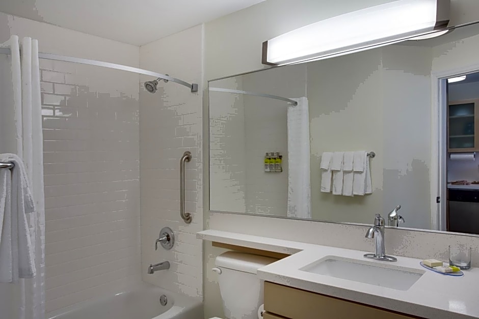 Candlewood Suites Miami Intl Airport - 36th St By IHG
