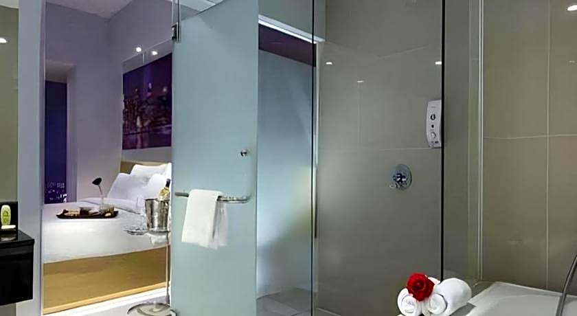 G Suites Hotel By AMITHYA