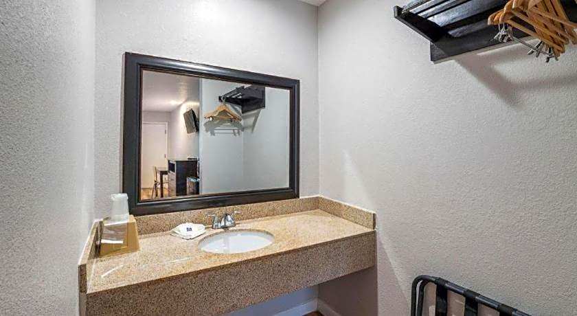 Motel 6 Dallas, TX