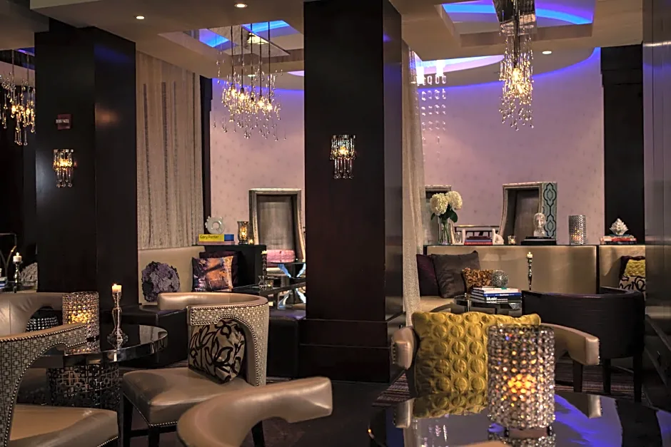 Renaissance Chicago North Shore Hotel