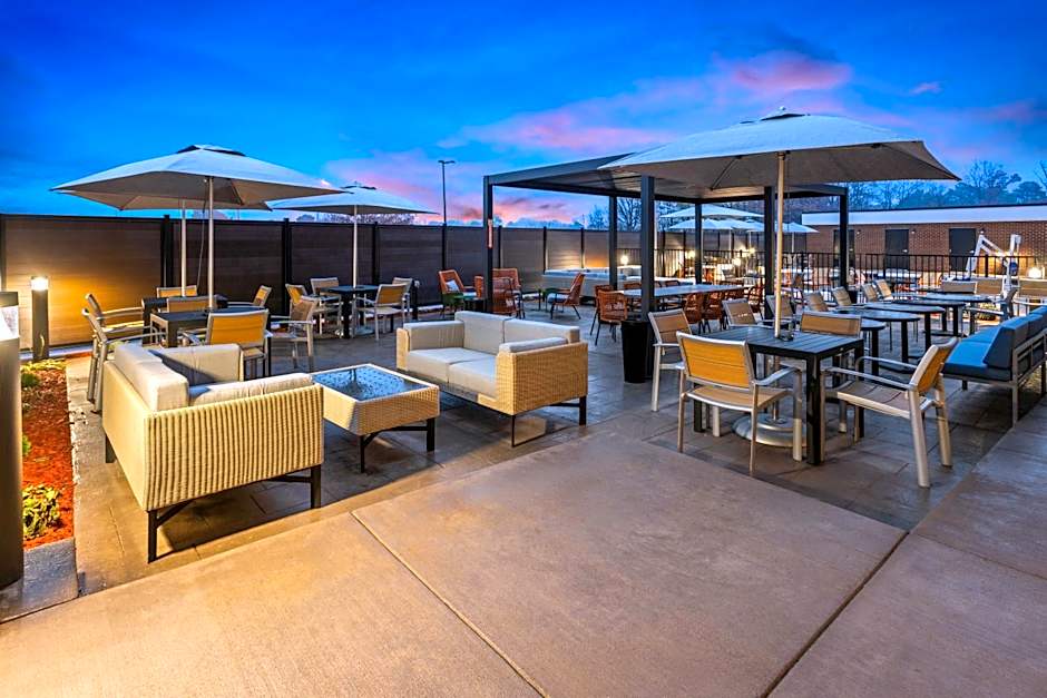 Holiday Inn & Suites Richmond West End By IHG