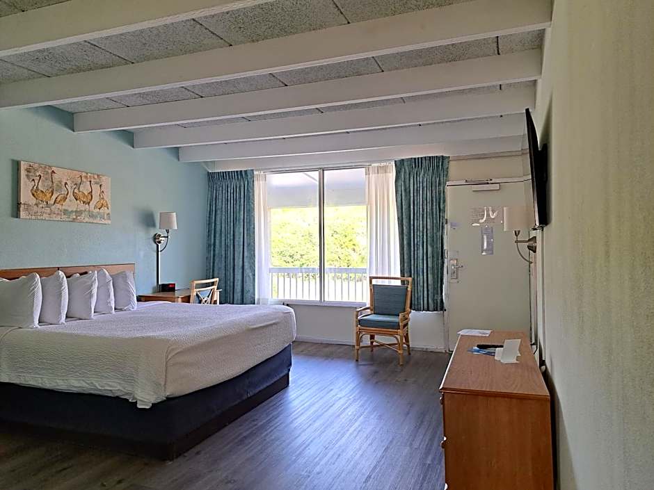 Days Inn & Suites by Wyndham Jekyll Island