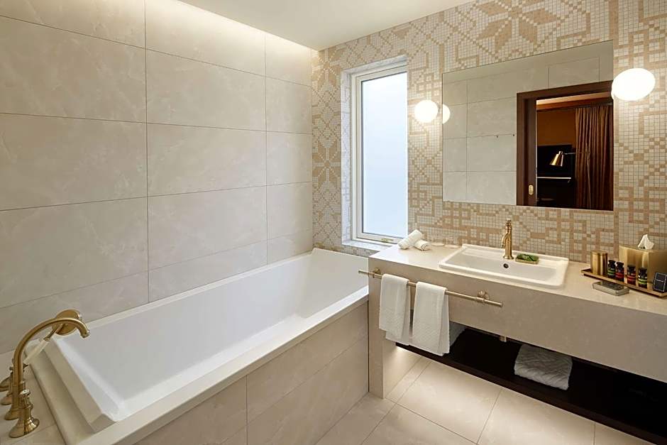 Reykjavik Consulate Hotel, Curio Collection by Hilton