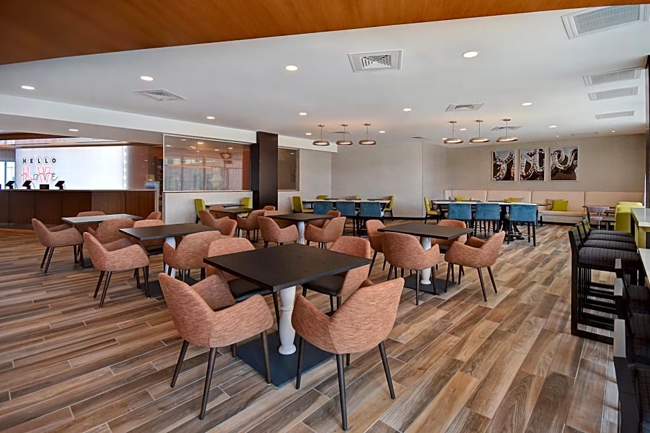 Home2 Suites by Hilton Las Vegas Convention Center - No Resort Fee