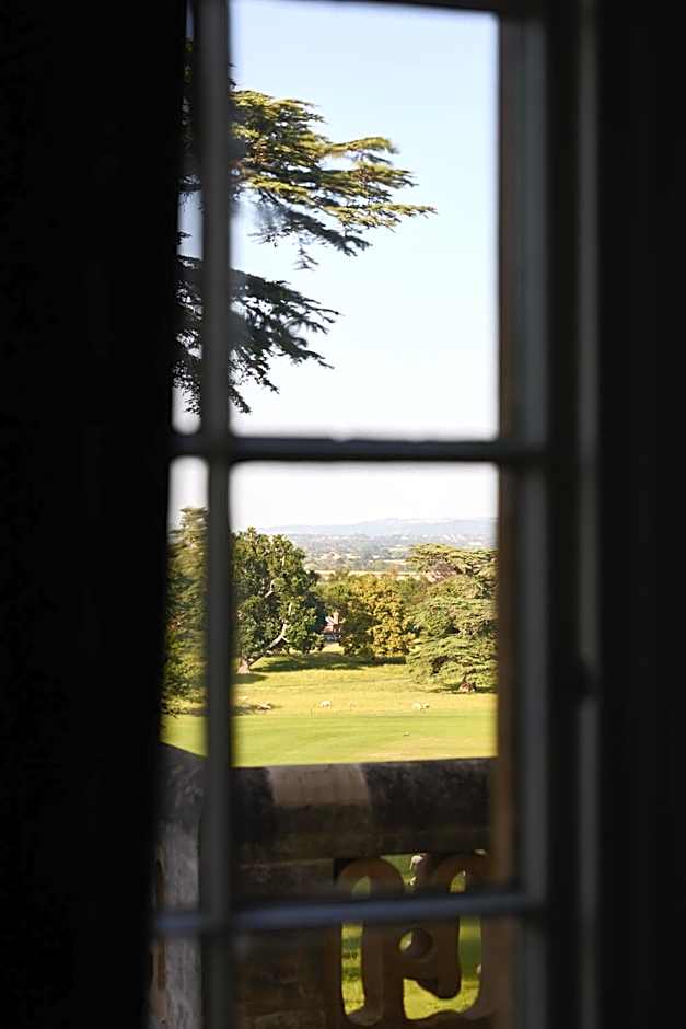 Dumbleton Hall