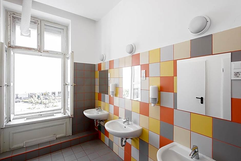 Avenue Hostel