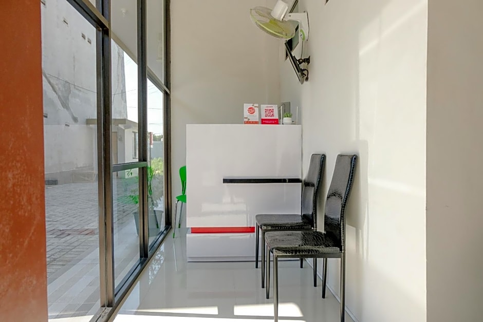 OYO 2798 Semeru Residence Syariah