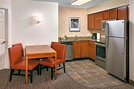 Queen Studio with Sofa Bed - Hearing Accessible