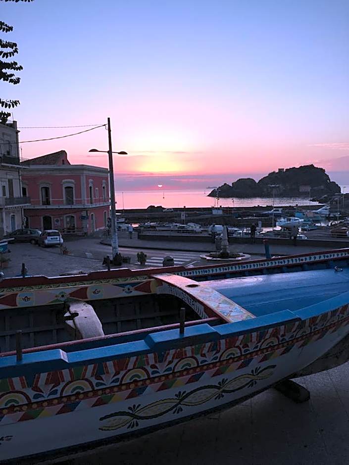 B&B Epos Acitrezza