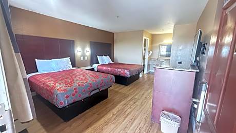 Standard Queen Room
