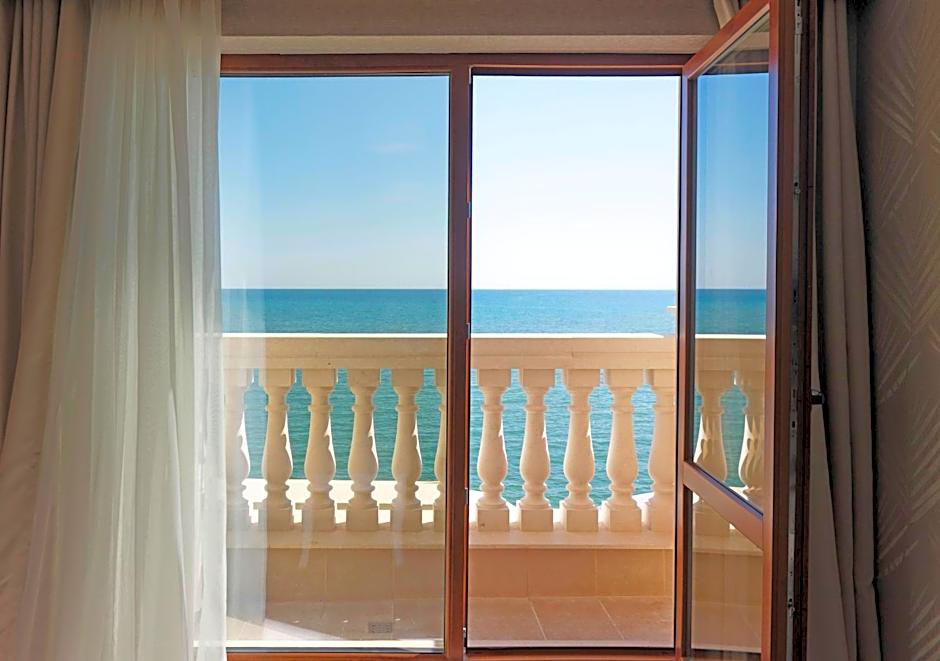 Maria Palace Complex