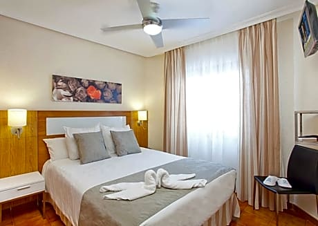 Deluxe One Bedroom Apartment (2 Adults + 2 Children) - Half Board - Non Refundable