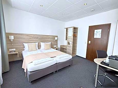 Standard Room for 3 People