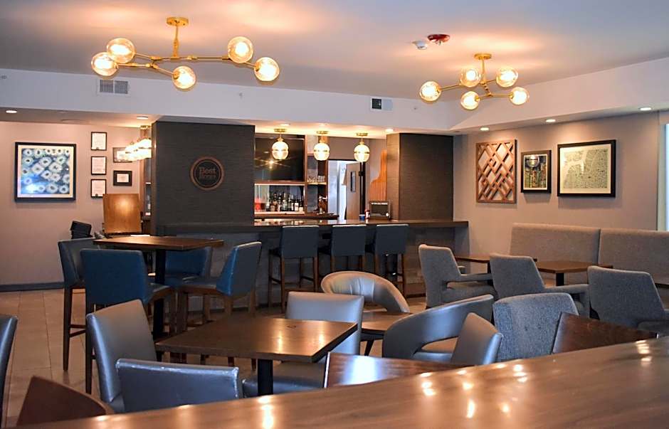 Four Points by Sheraton Chicago Westchester/Oak Brook