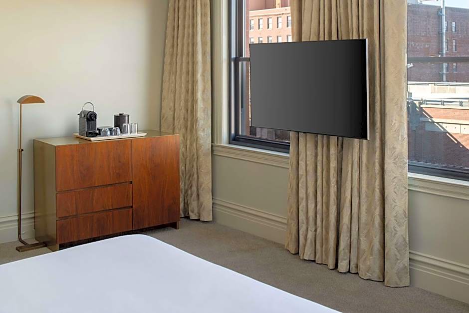 Hotel Savoy Kansas City, Tapestry Collection by Hilton