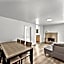 Econo Lodge Inn & Suites Heavenly Village Area