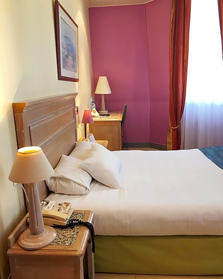 Brit Hotel Aux Sacres Reims Centre