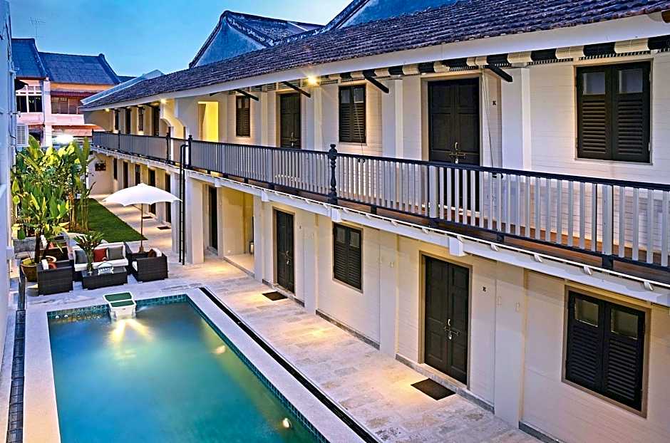 Noordin Mews Hotel