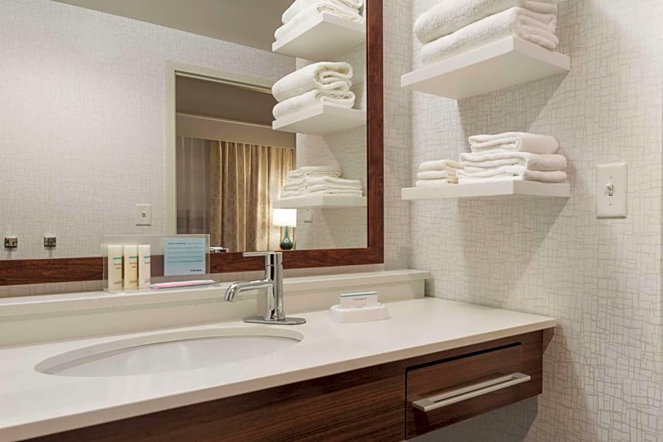 Hampton Inn By Hilton Lincoln Airport