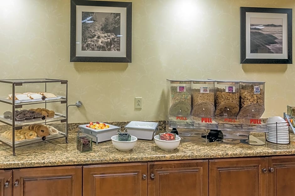 Country Inn & Suites by Radisson, Knoxville at Cedar Bluff, TN