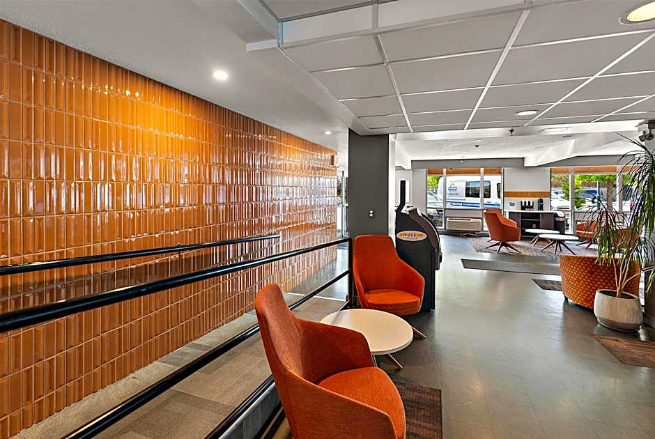 Days Inn by Wyndham Victoria Airport Sidney