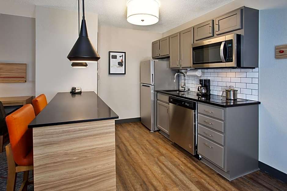Candlewood Suites Kenosha By IHG