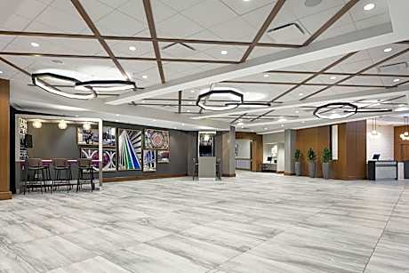 Crowne Plaza Lansing