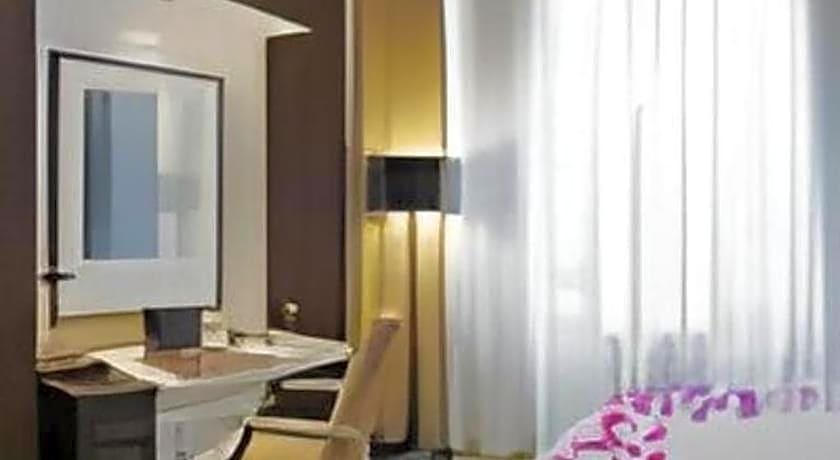 Fifteen Beacon Hotel