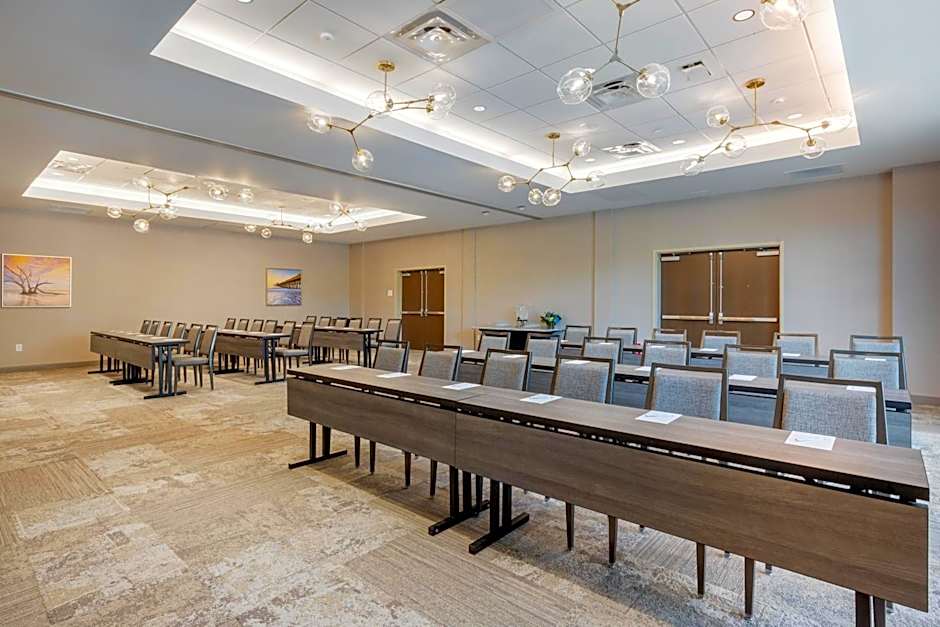 DoubleTree by Hilton Charleston Riverview