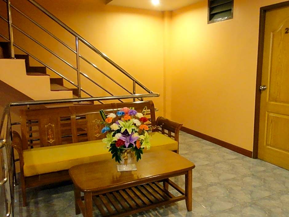 Thepparat Lodge Hotel