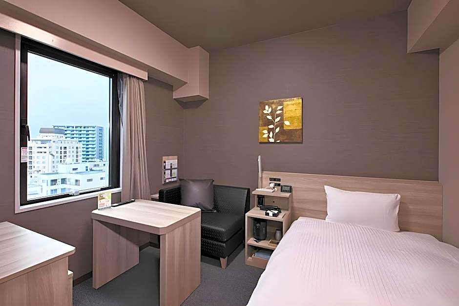 Hotel Route-Inn Toyama Ekimae