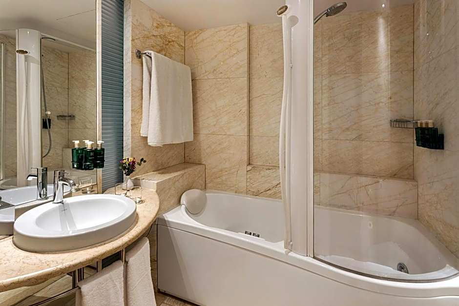 Meliá Athens